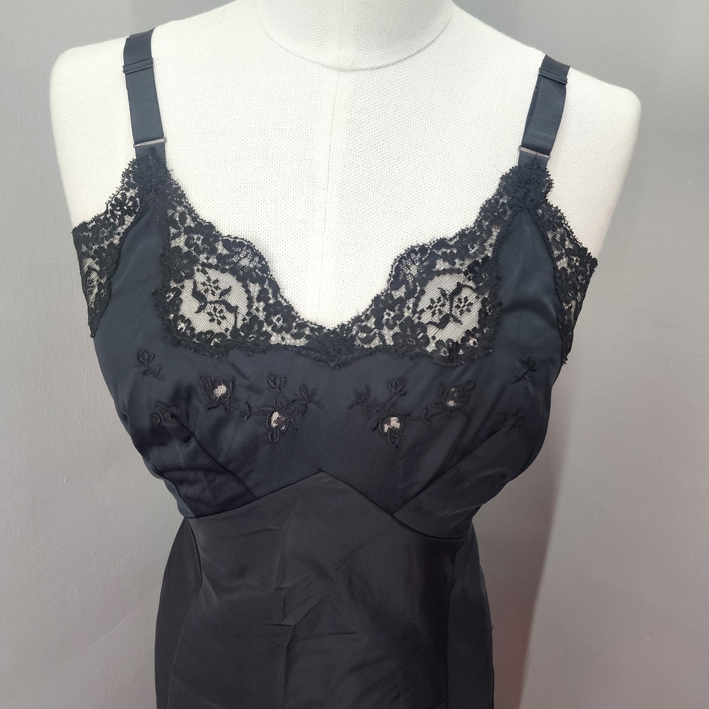 60s Vintage Black Wonder Maid Satin Slip - M / L 38
