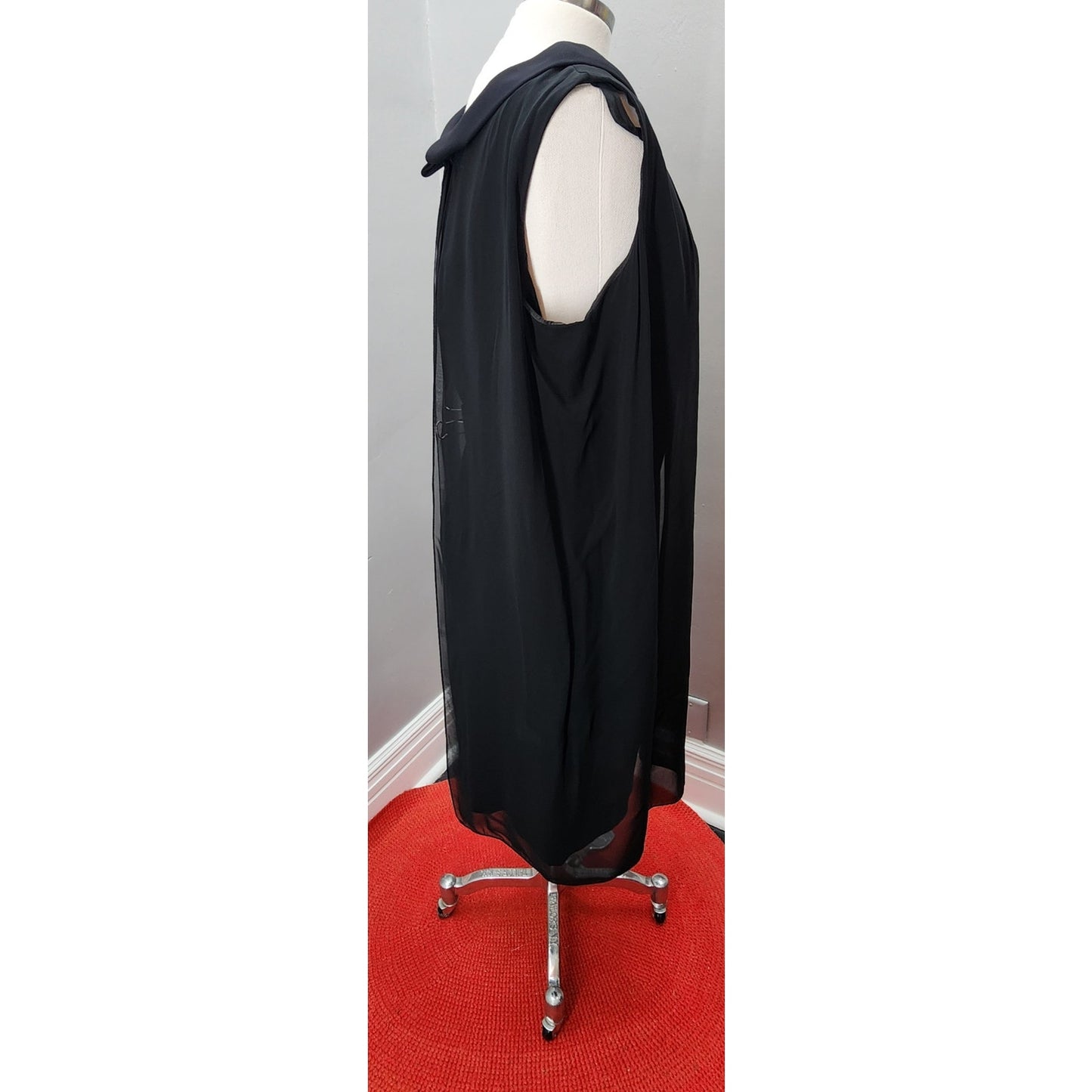 60s Vintage Black Sheath Cocktail Dress w/Beaded Applique - XL