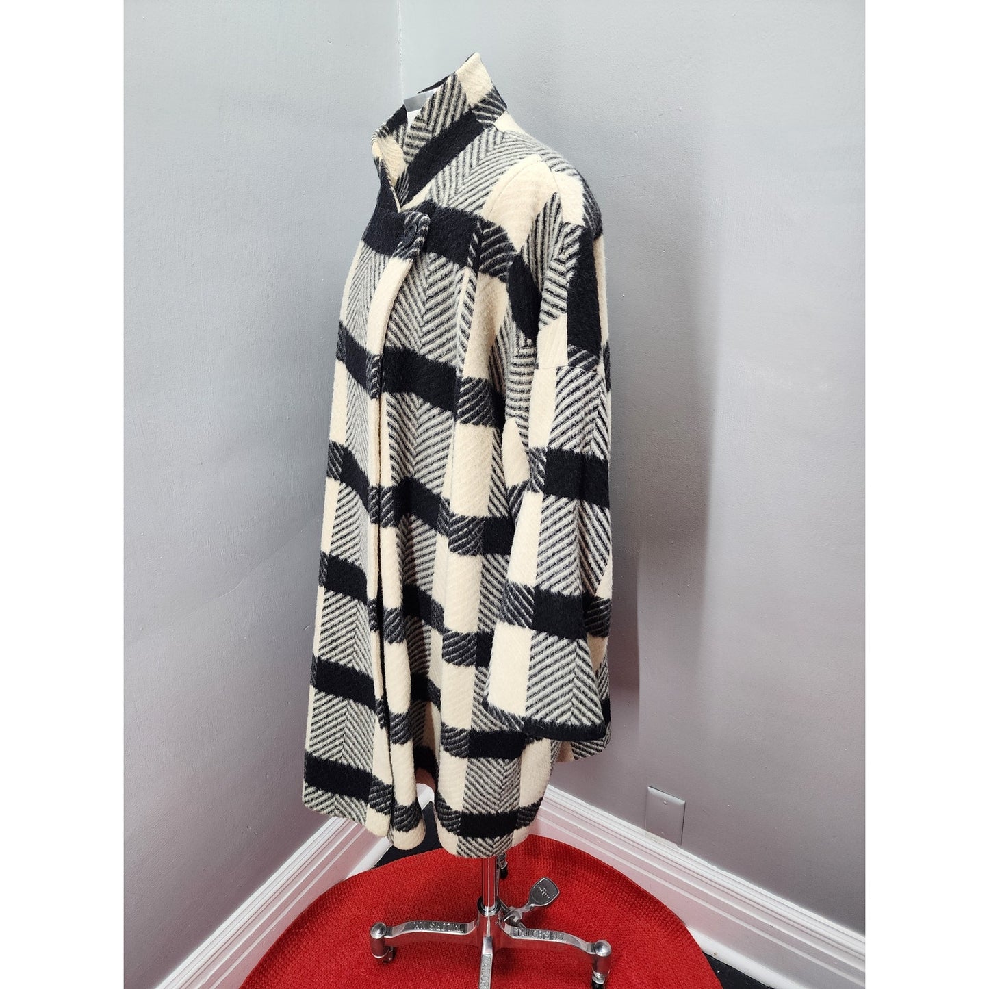 80s Vintage Peabody House Black & Cream Oversized Cape/Coat - XXL