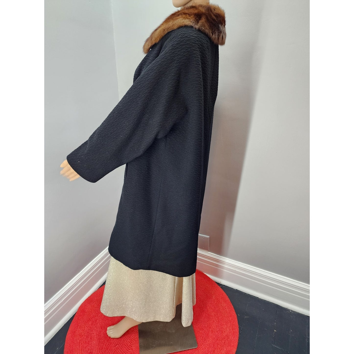 60s Vintage Textured Black Coat with Mink Fur Collar - XL