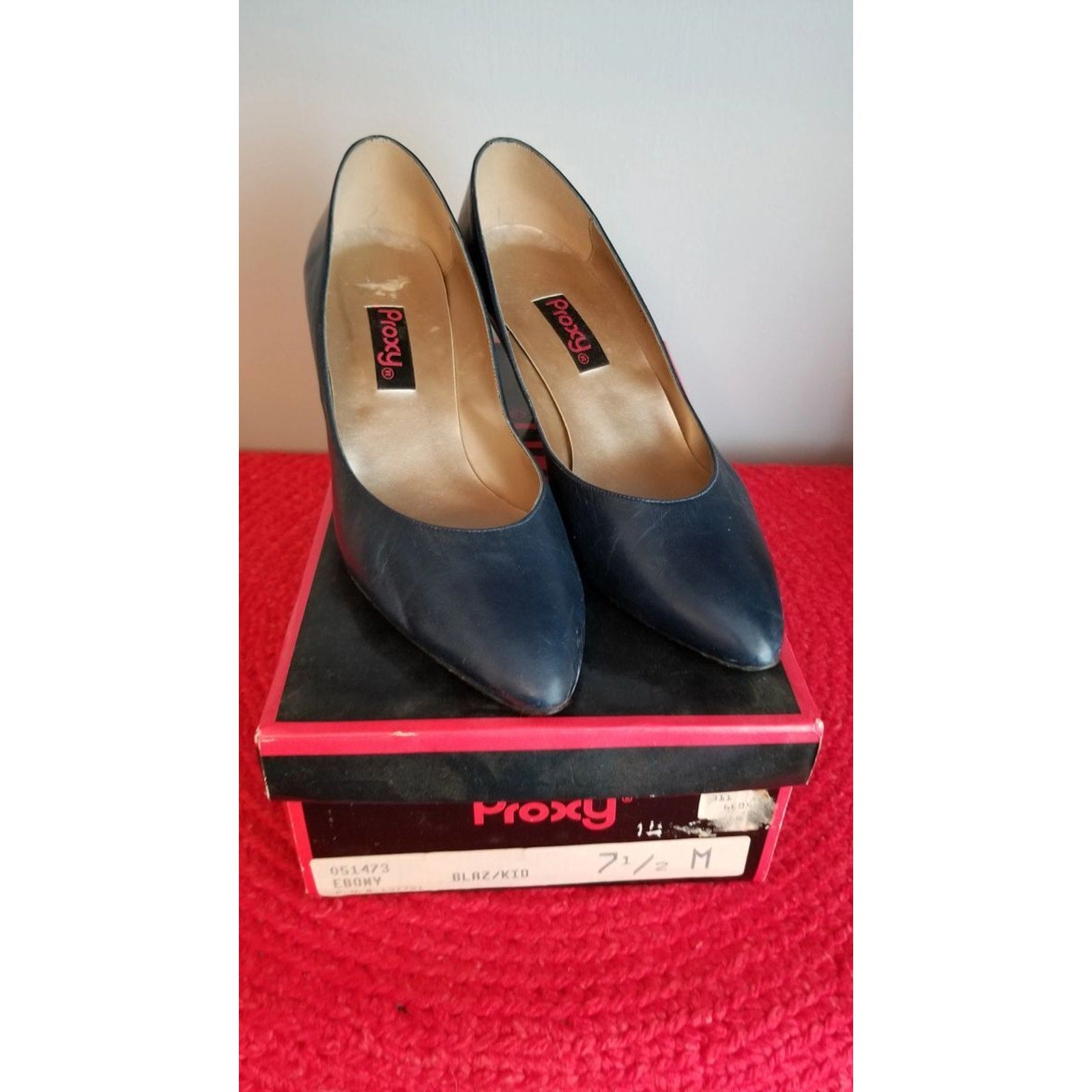 80s Vintage Proxy Pumps in Navy Blue Leather