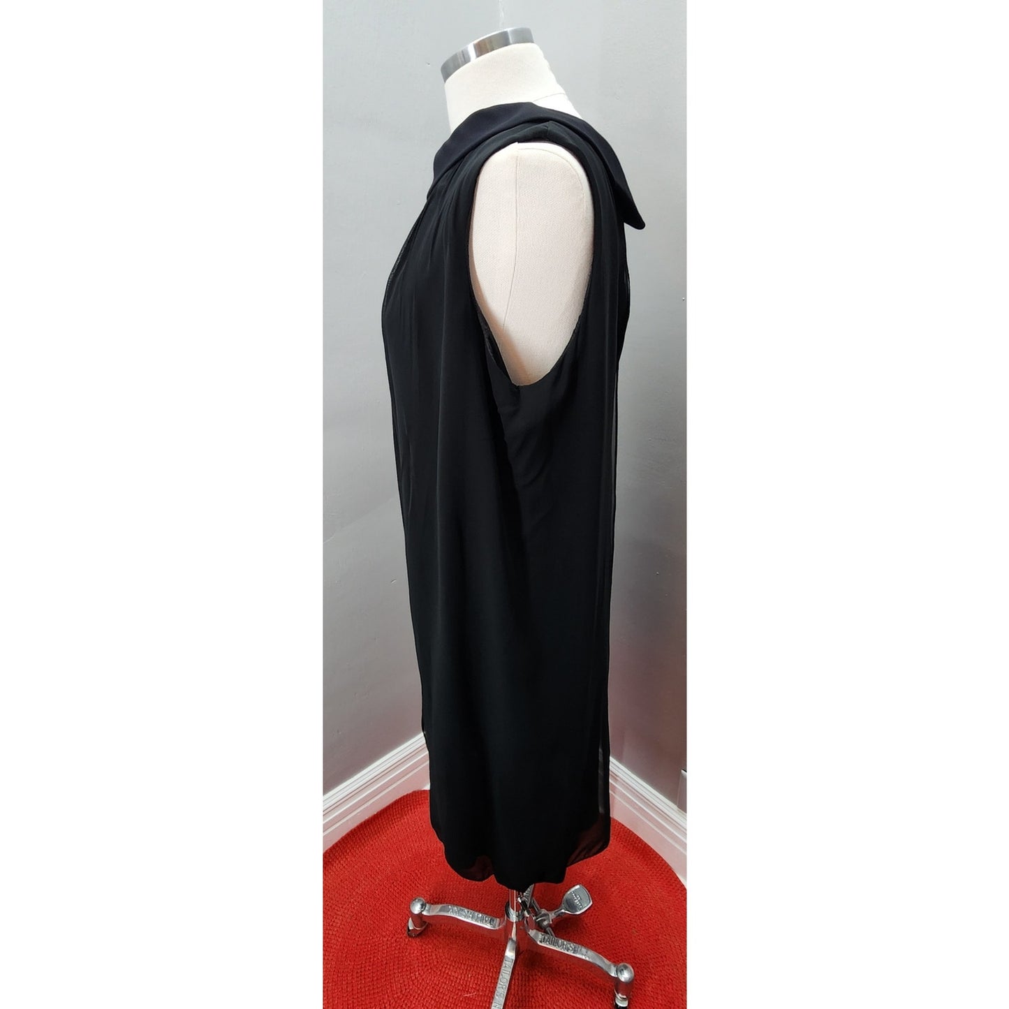 60s Vintage Black Sheath Cocktail Dress w/Beaded Applique - XL