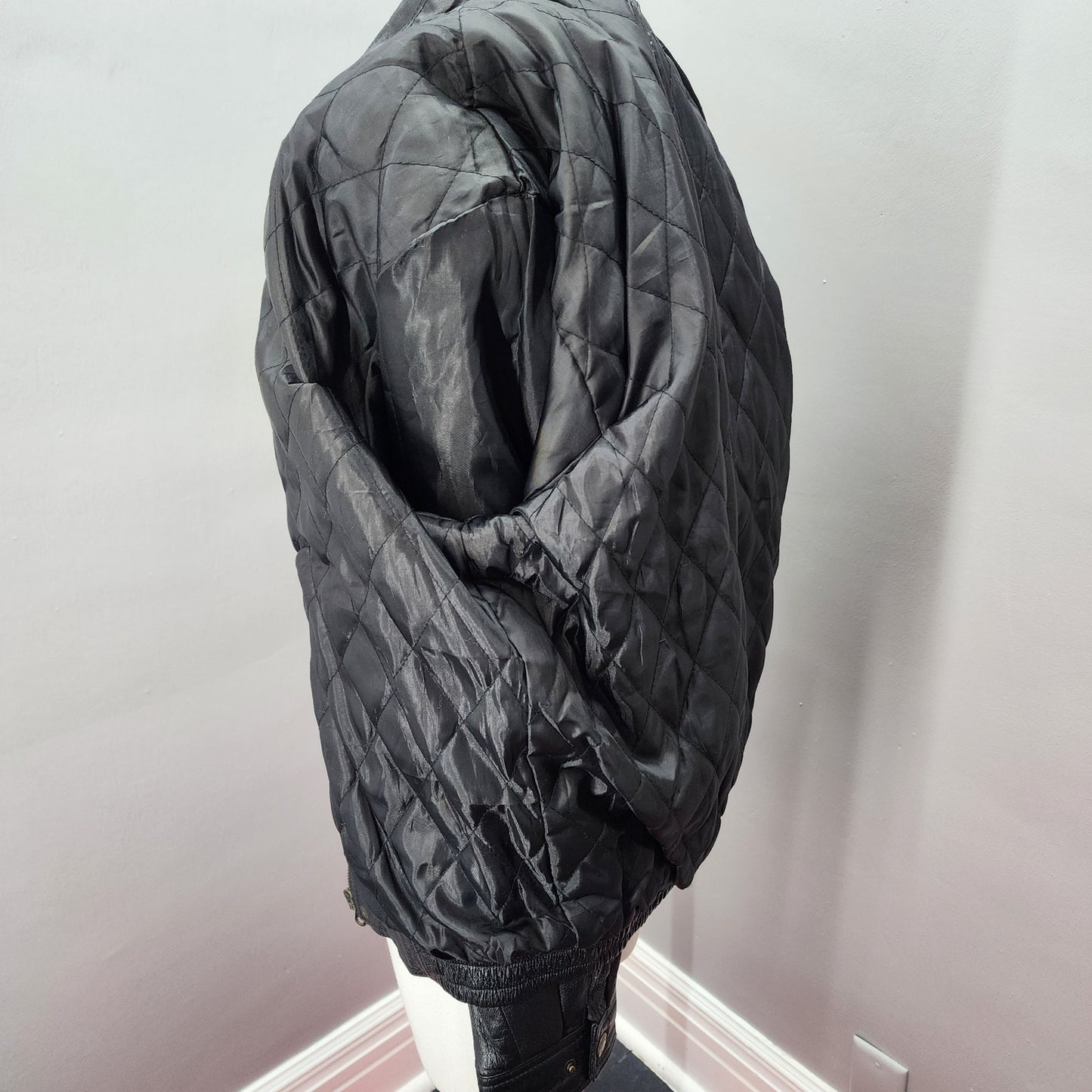 Y2Ks Vintage Men's Black Leather Jacket, Bomber Style - M