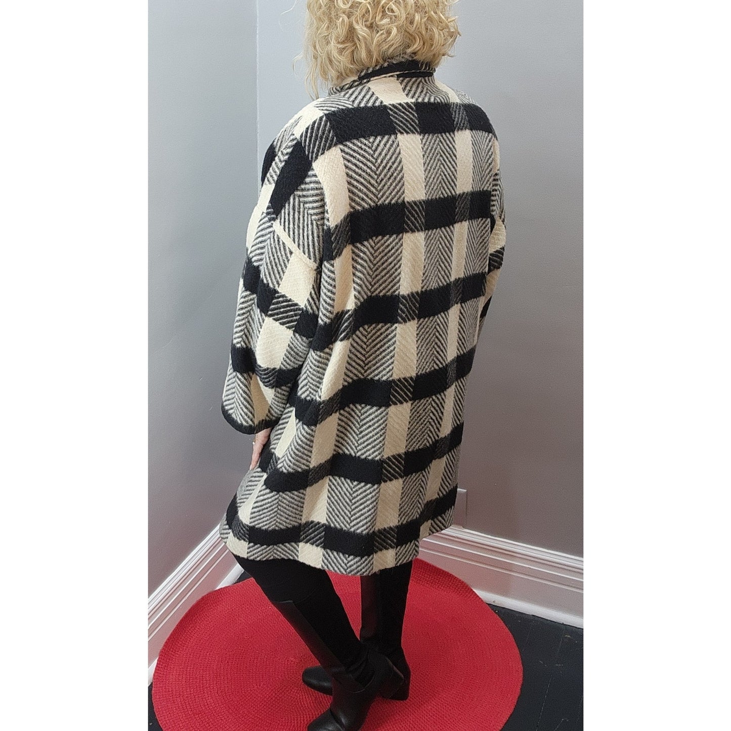80s Vintage Peabody House Black & Cream Oversized Cape/Coat - XXL