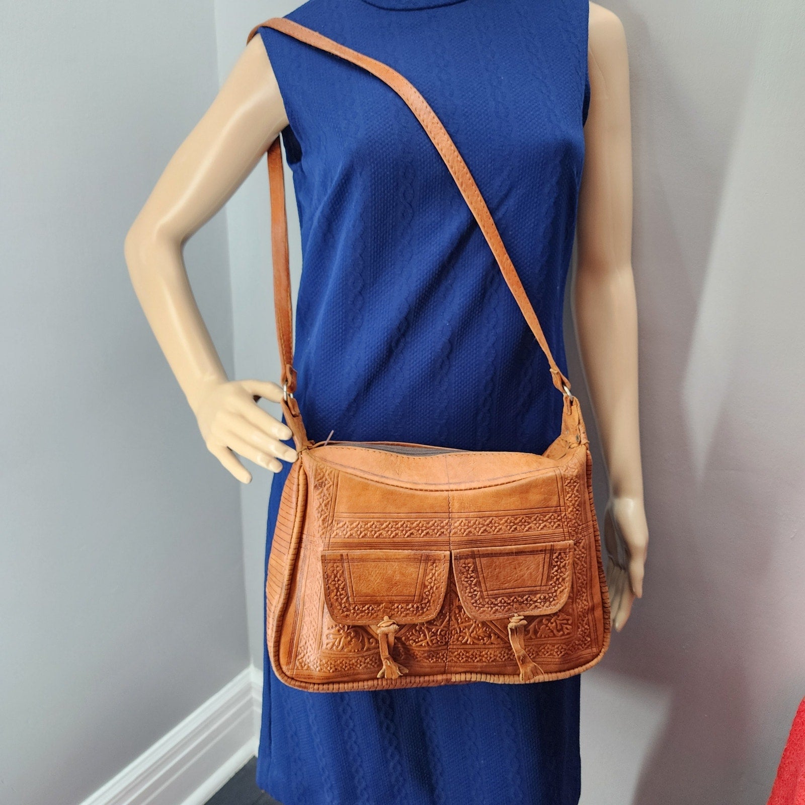 70s Vintage "MAROC" Leather Embossed Shoulder Purse