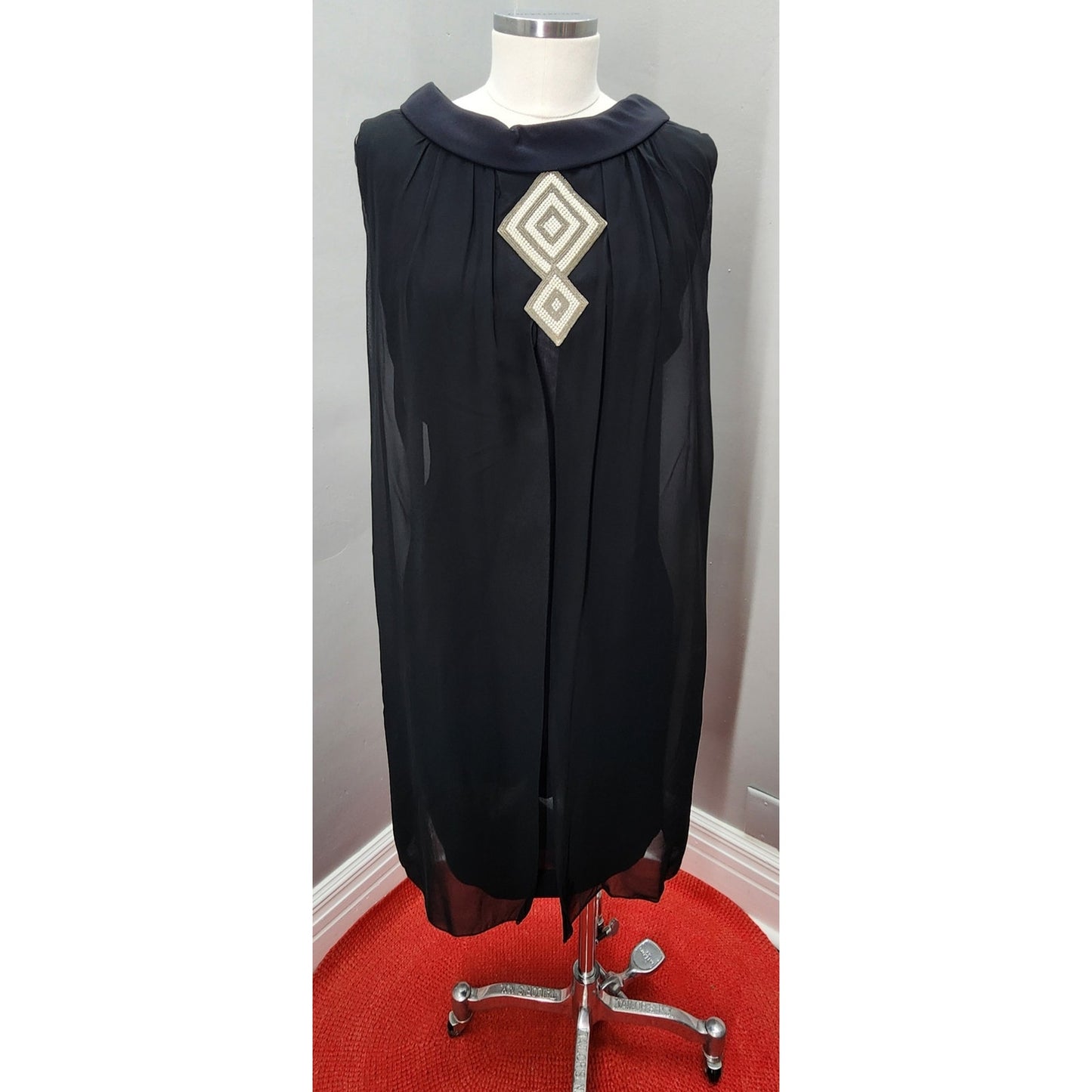 60s Vintage Black Sheath Cocktail Dress w/Beaded Applique - XL