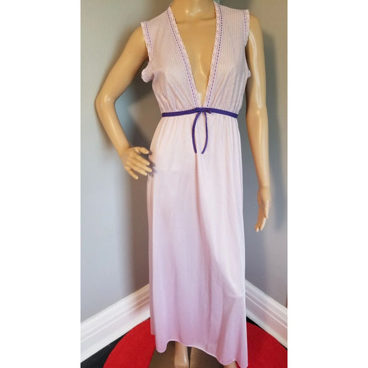 70s Vintage Glencraft Lavender Column Gown with a V-neck....down to there - M