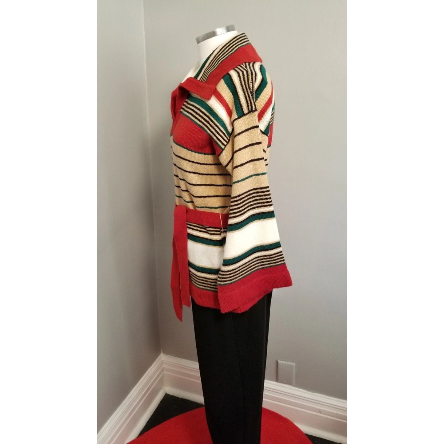 70s Vintage Sweater with Bell Sleeves and Belt - M