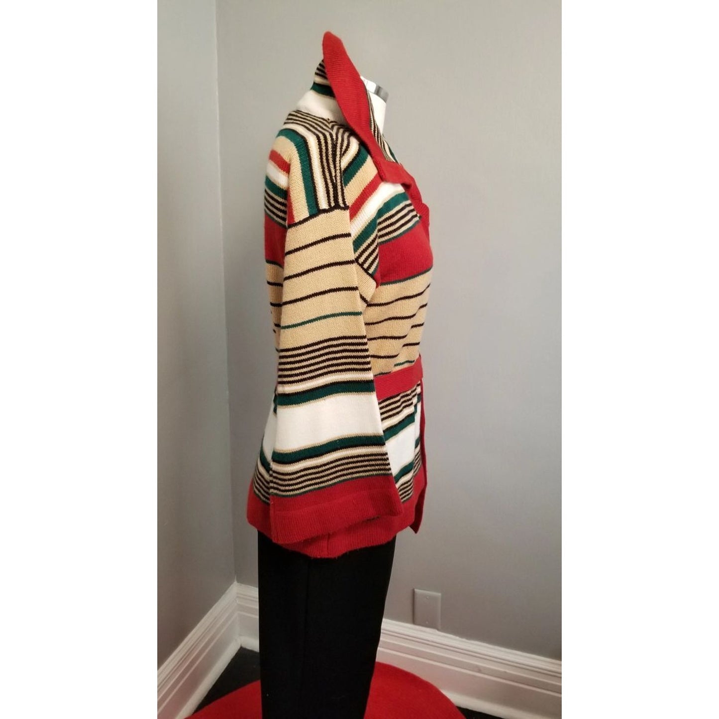 70s Vintage Sweater with Bell Sleeves and Belt - M