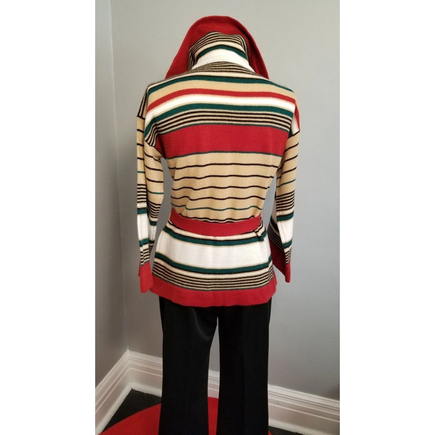 70s Vintage Sweater with Bell Sleeves and Belt - M