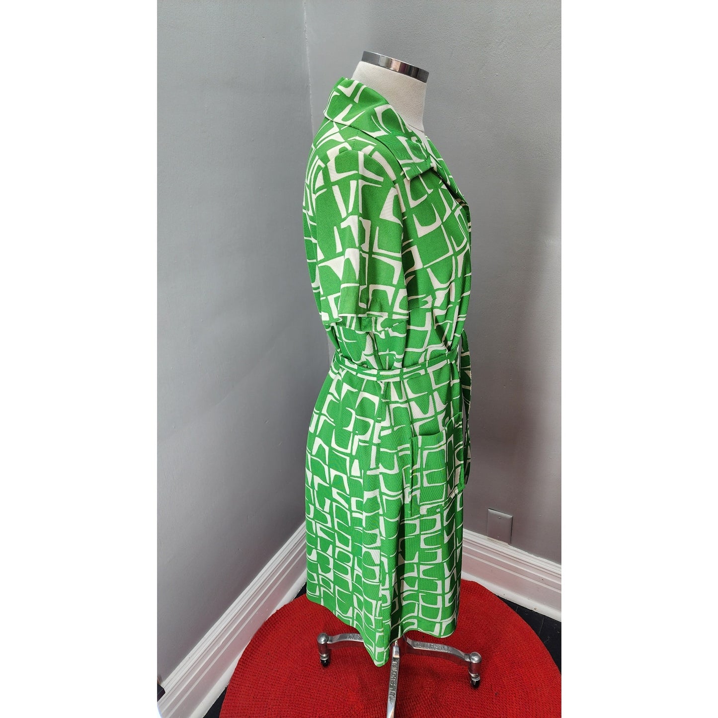 70s Vintage Flutterbye Geometric Front Zip Day Dress - L