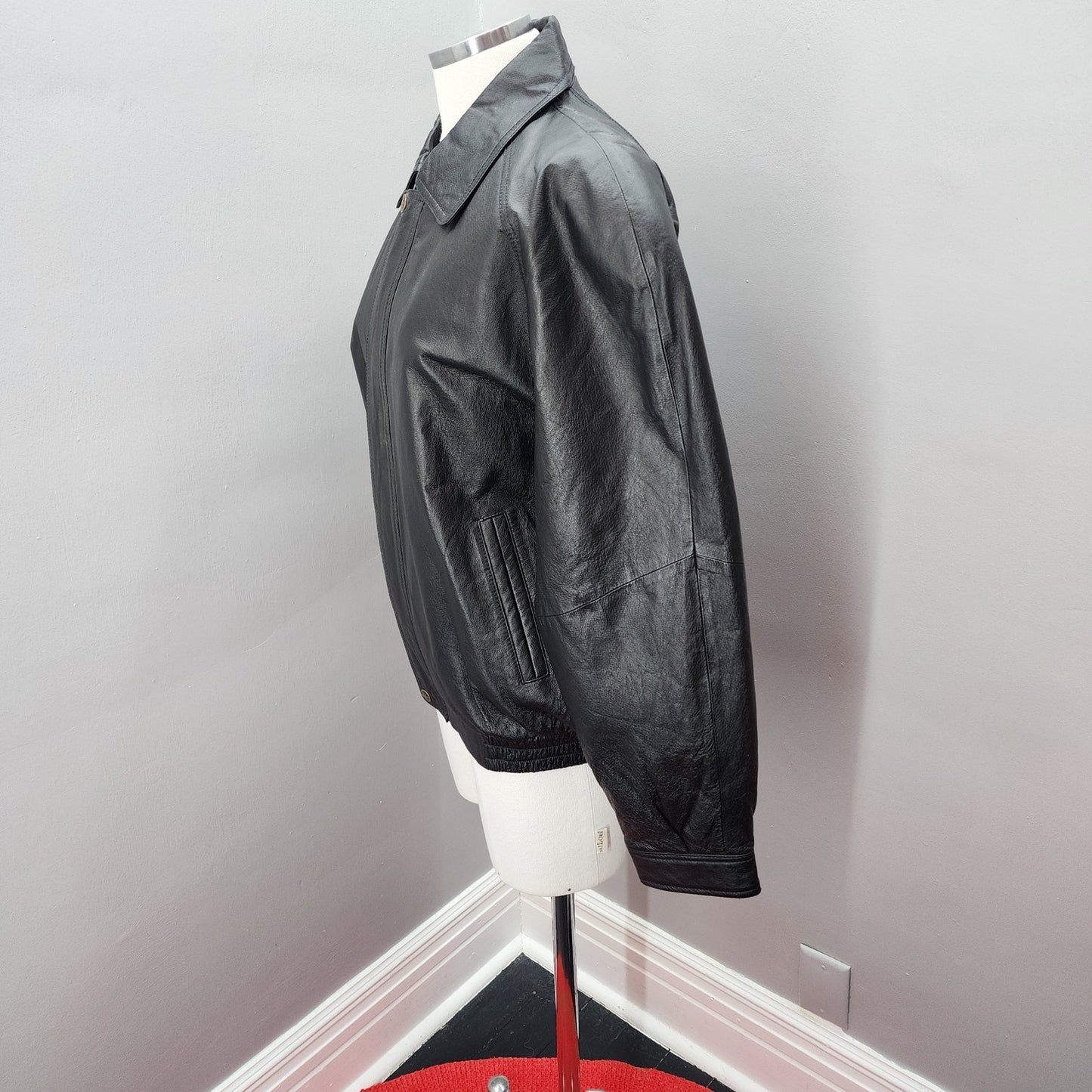 Y2Ks Vintage Men's Black Leather Jacket, Bomber Style - M