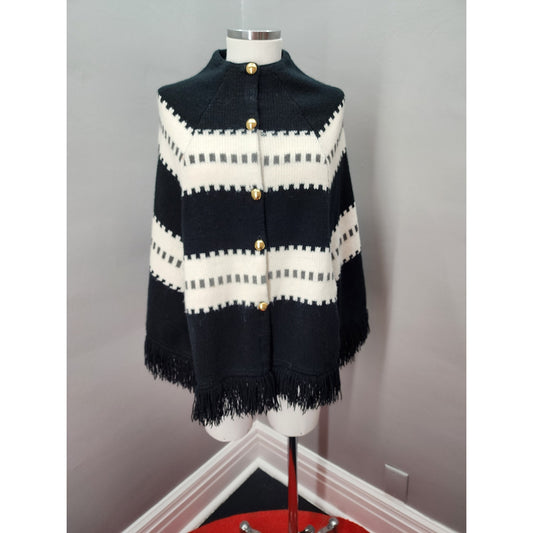 70s Vintage Sturbridge Black and White Knit Cape / Shawl - M