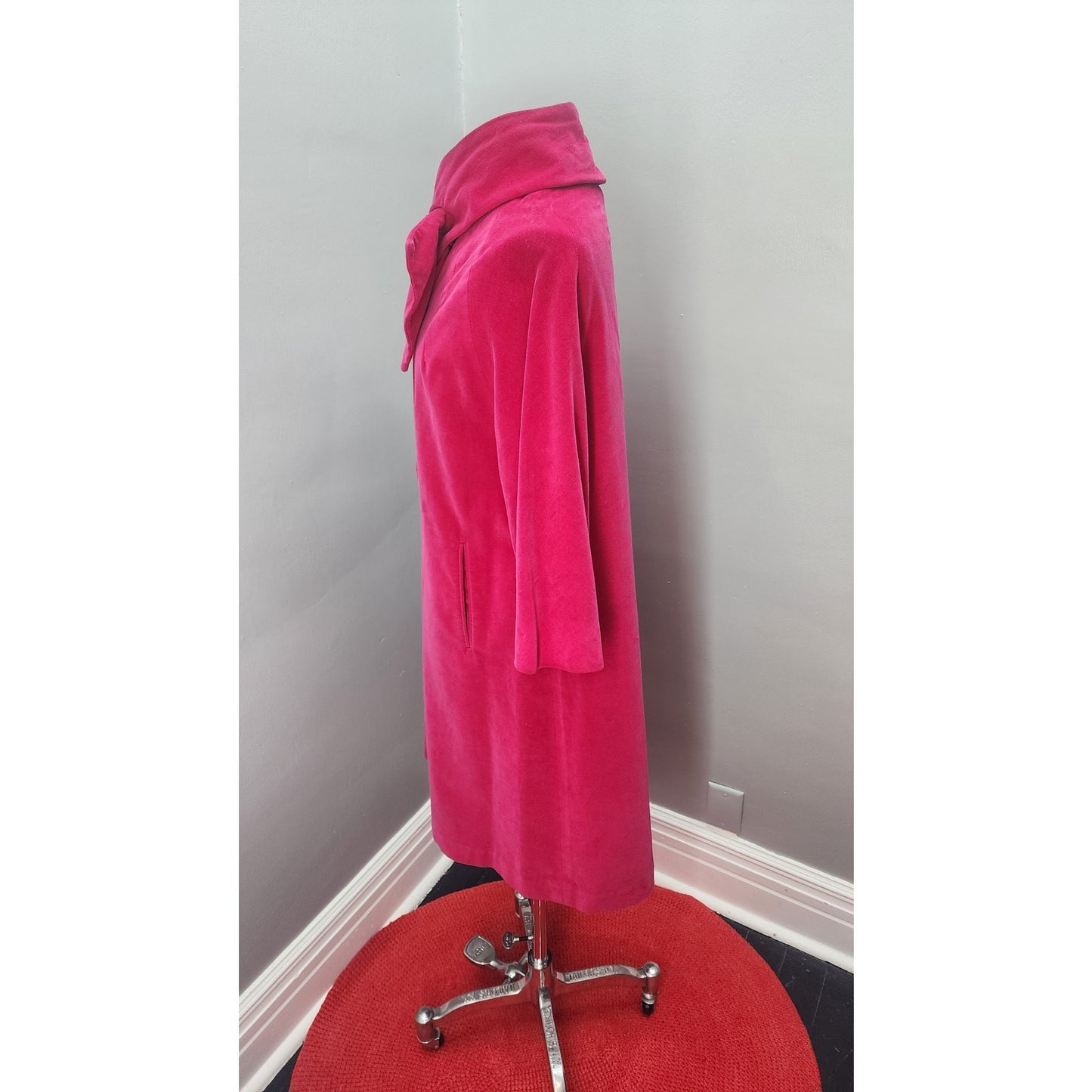 60s Vintage Marguerite Rubel Red Raspberry Velvet Swing Coat - L