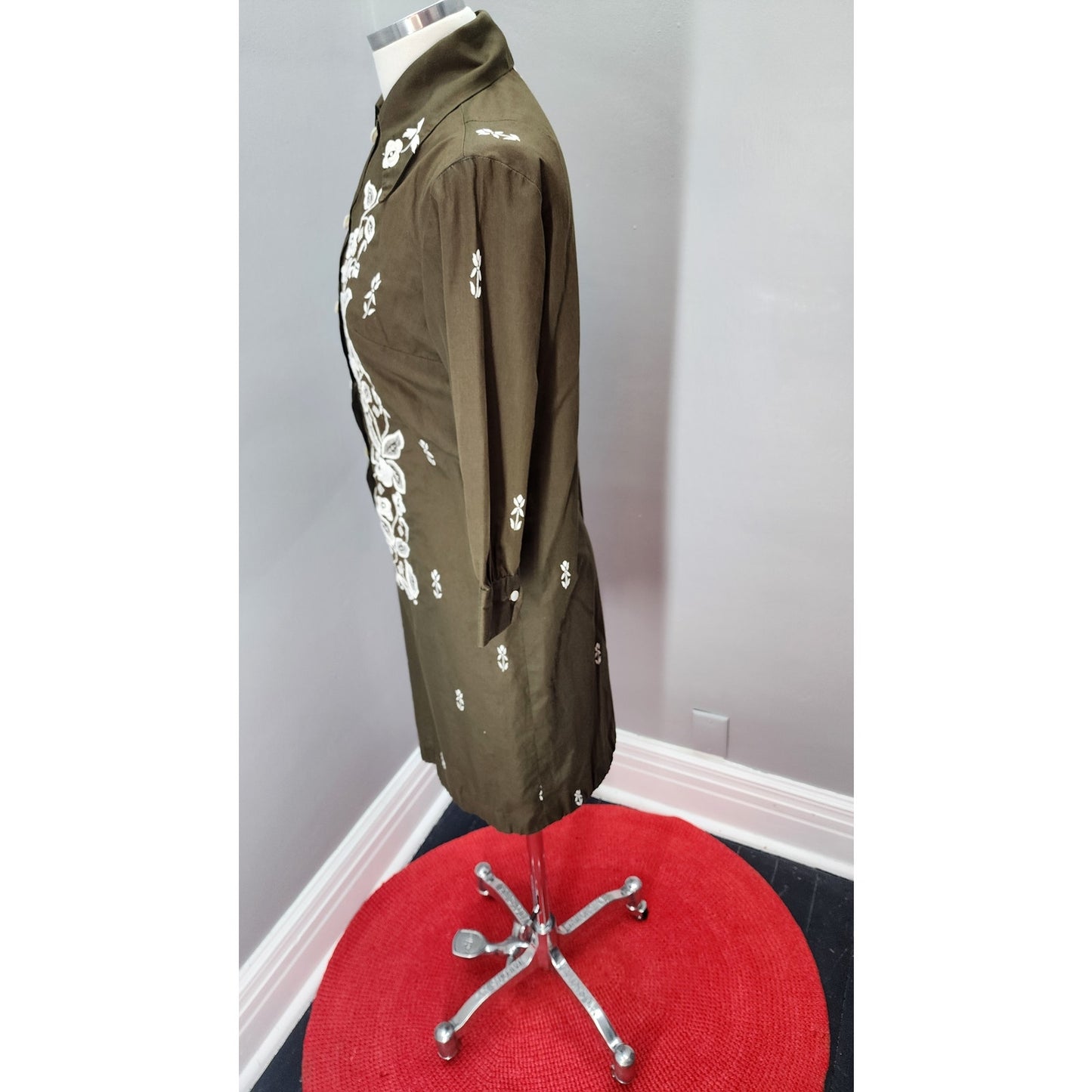 70s Vintage Tesoro's Embroidered Brown Shift Dress - S