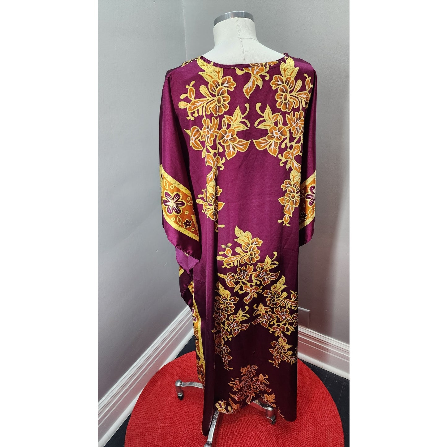90s Vintage Winlar Burgundy Caftan with Gold Accents - OS