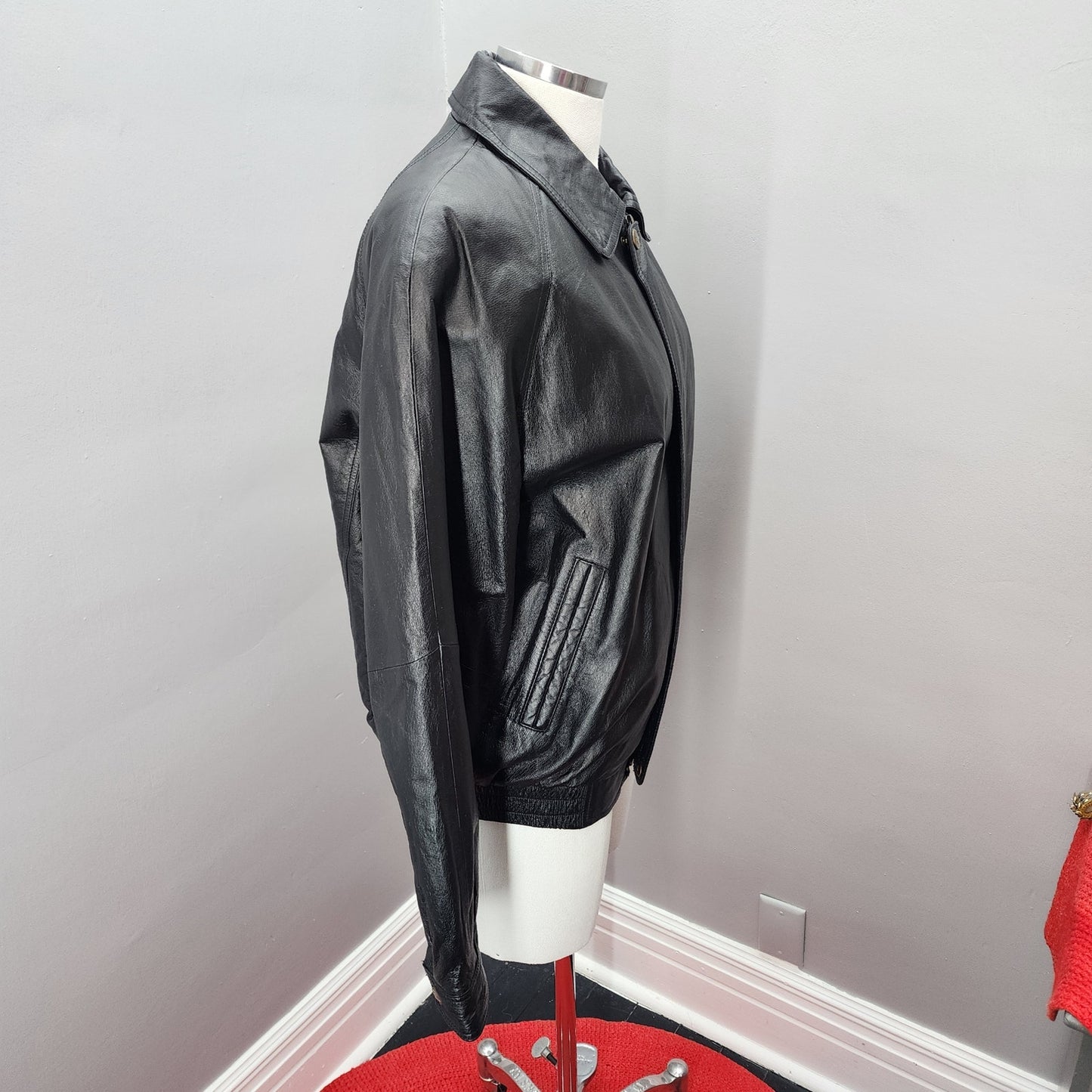 Y2Ks Vintage Men's Black Leather Jacket, Bomber Style - M