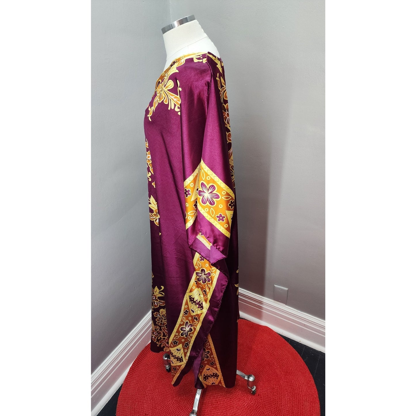 90s Vintage Winlar Burgundy Caftan with Gold Accents - OS