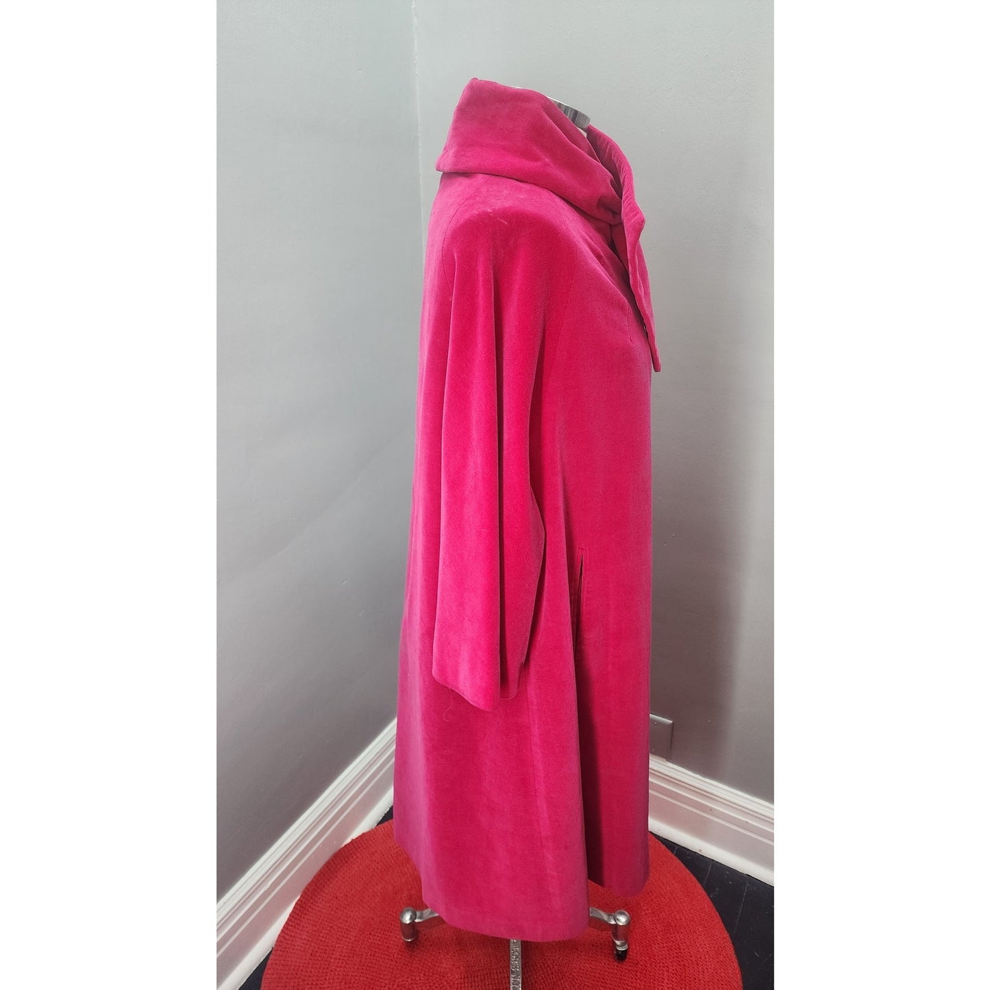 60s Vintage Marguerite Rubel Red Raspberry Velvet Swing Coat - L