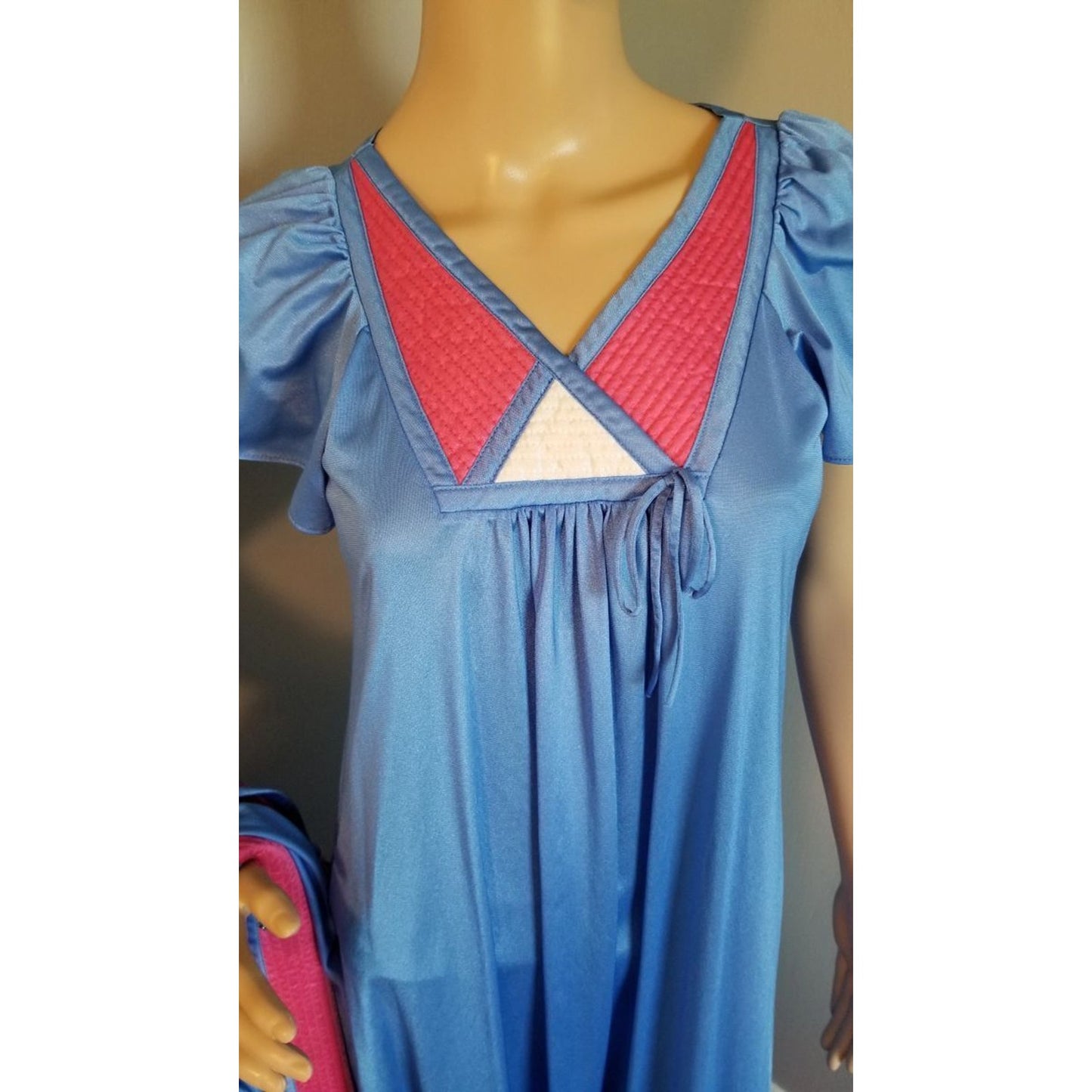 70s Vintage Barad & Co Peignoir in Blue with Sporty, Quilted Color Block - M