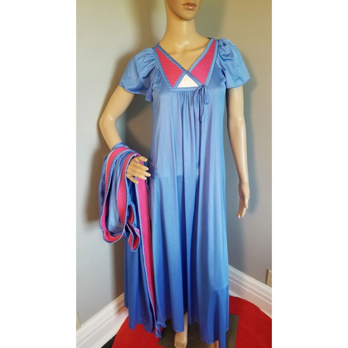 70s Vintage Barad & Co Peignoir in Blue with Sporty, Quilted Color Block - M