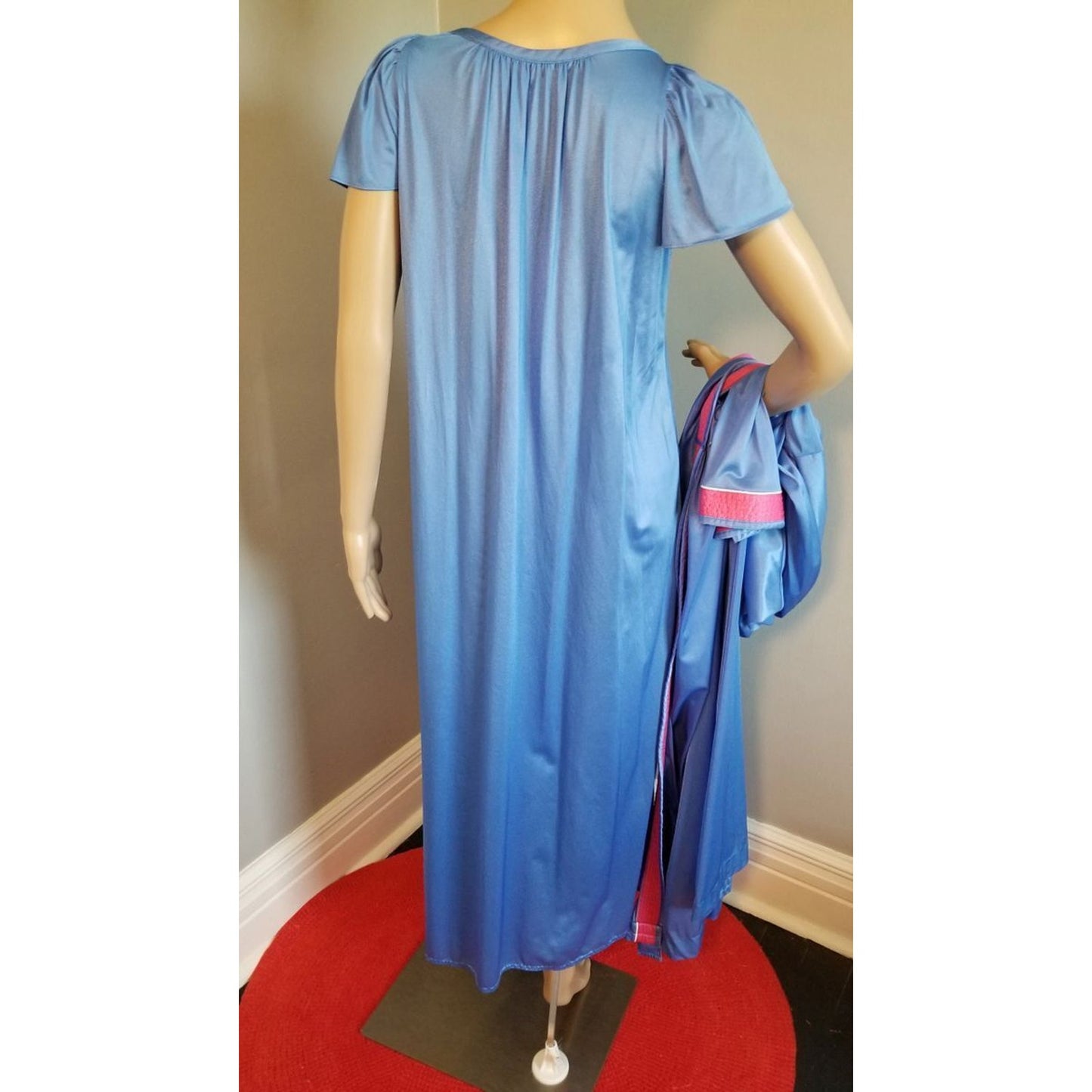 70s Vintage Barad & Co Peignoir in Blue with Sporty, Quilted Color Block - M