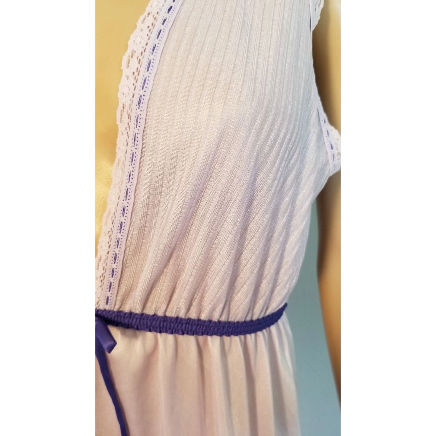 70s Vintage Glencraft Lavender Column Gown with a V-neck....down to there - M