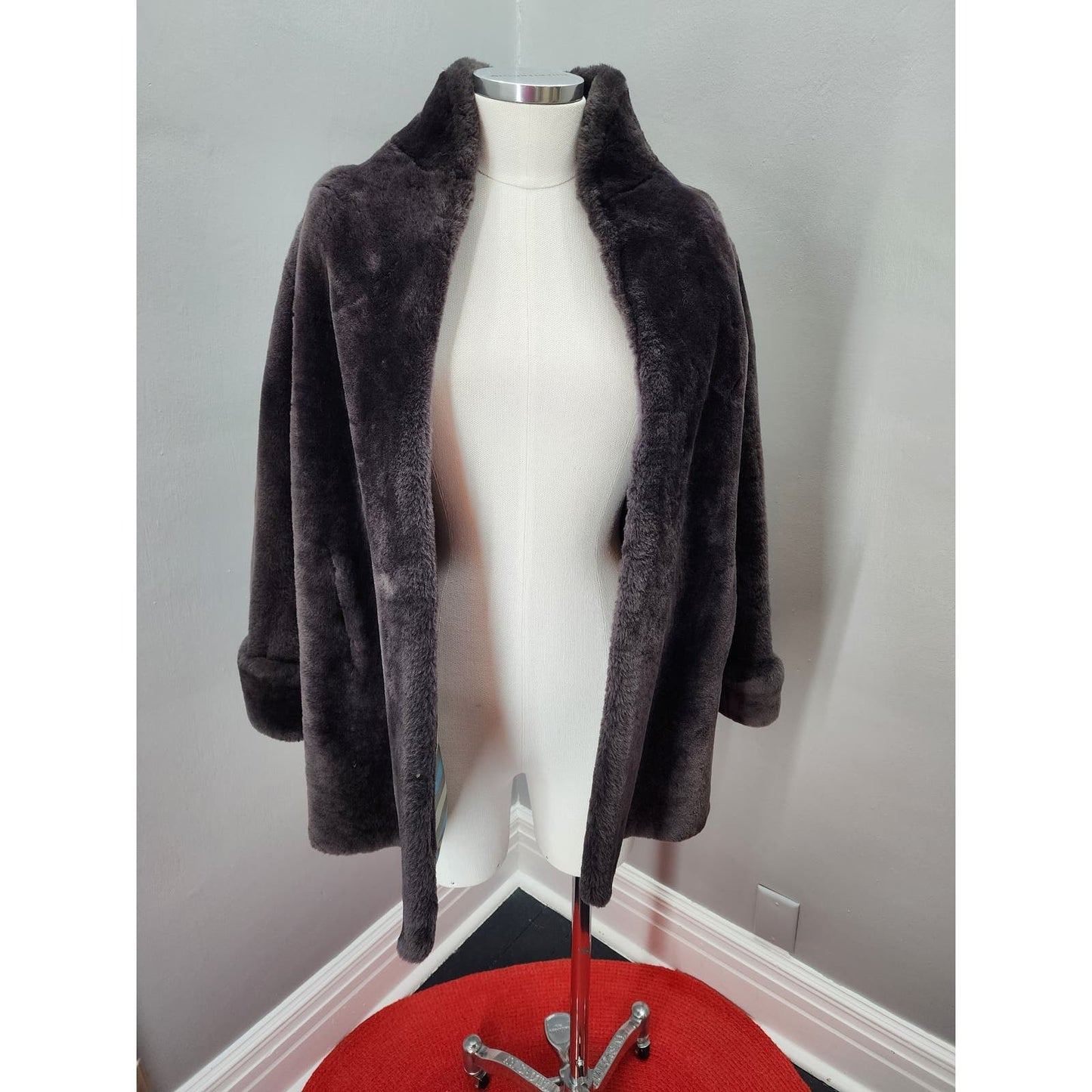 50s Vintage Charcoal Gray Mouton Fur Car Coat -  L